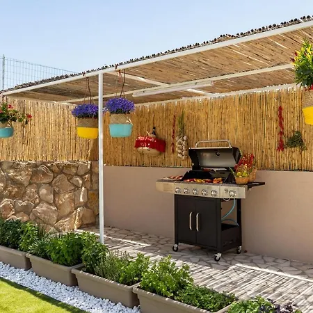 Shamsi - Heated Pool And At 70mt *
