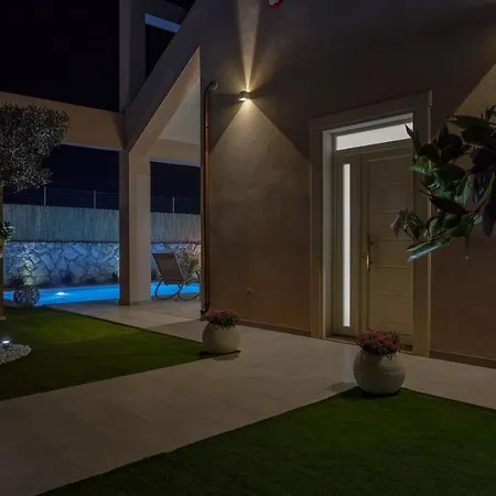 Shamsi - Heated Pool And At 70mt 伊斯皮卡