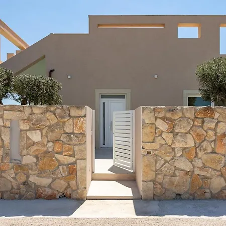 Shamsi - Heated Pool And At 70mt